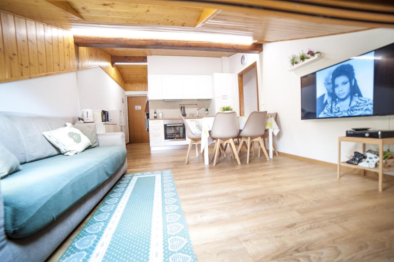 La Mansarda Di Emma Apartment Pinzolo Ngoại thất bức ảnh